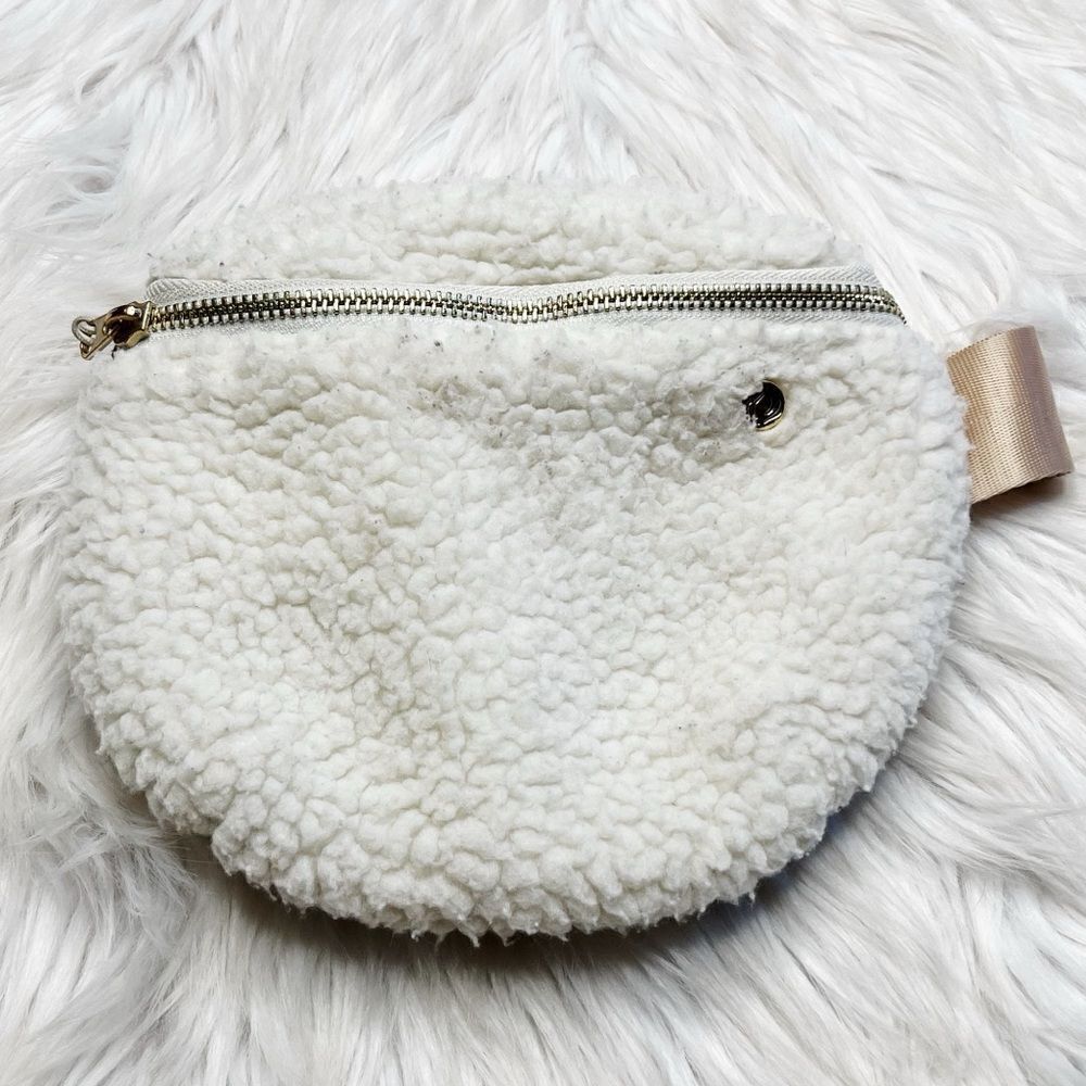 Apana Sherpa Belt Bag White One Size
